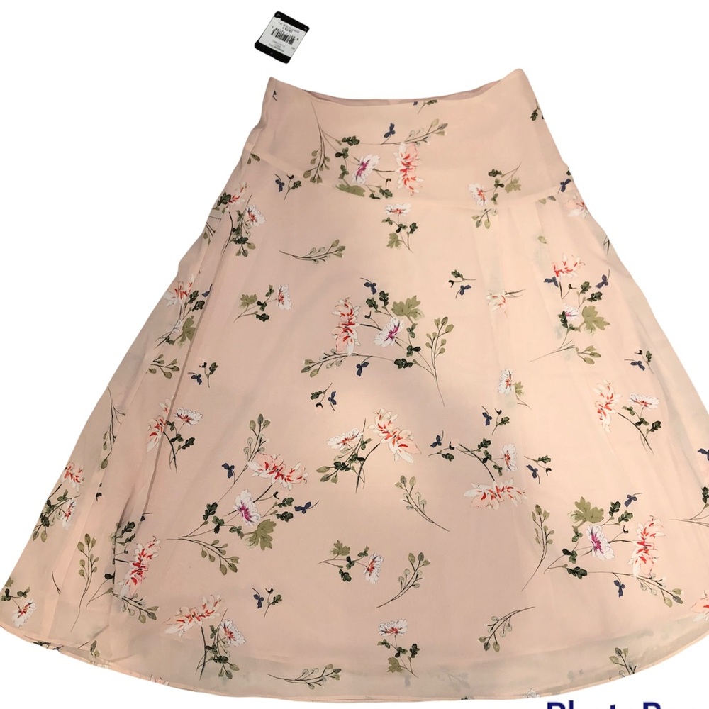 NWT Rachel Roy blush floral print skirt. Size 0.
